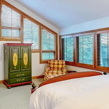 Baldy View Lodge